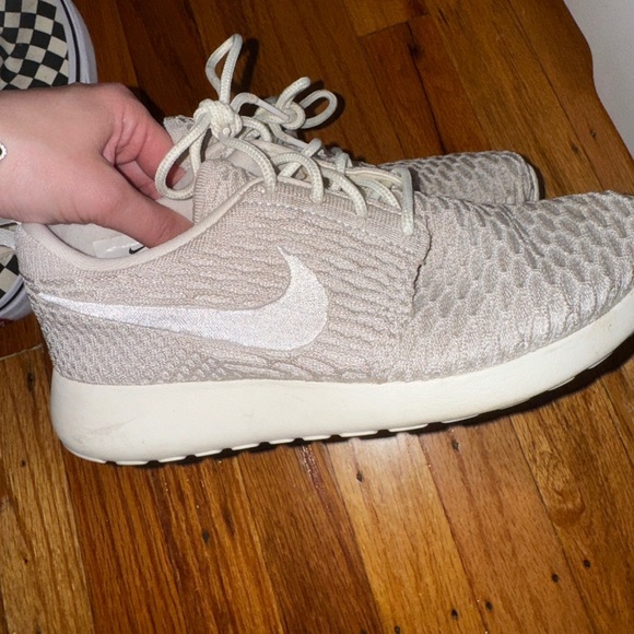 Nike sneakers - Picture 3 of 4